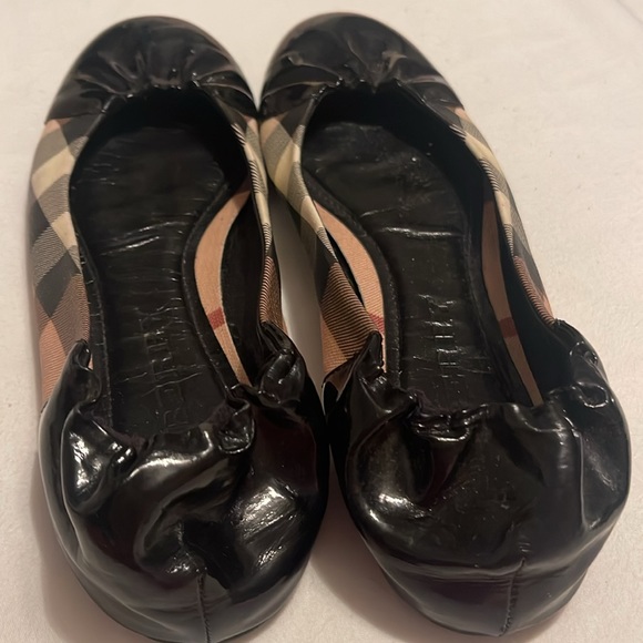 Burberry flats, size 37 1/2 - Picture 5 of 5